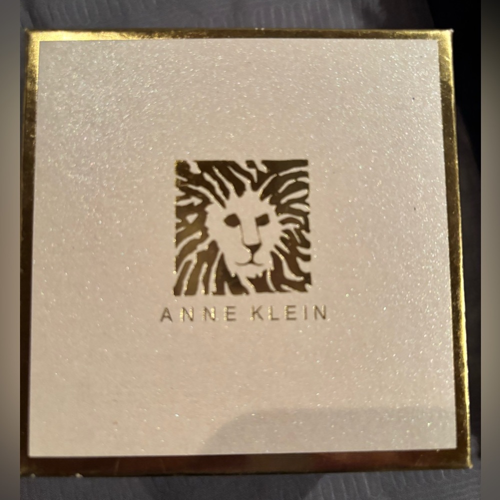 Anne Klein Starfish Pin - Picture 2 of 3